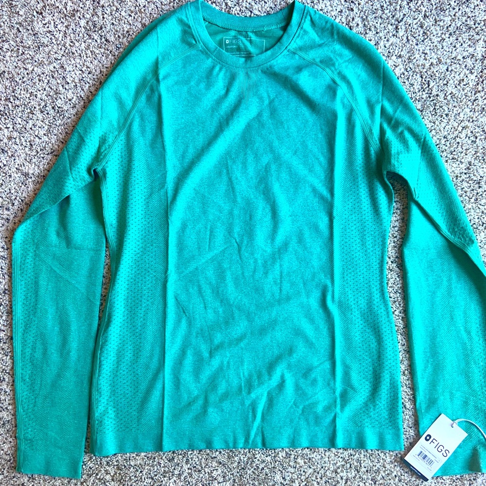 NWT Figs Salta long sleeve underscrub top. Size large.